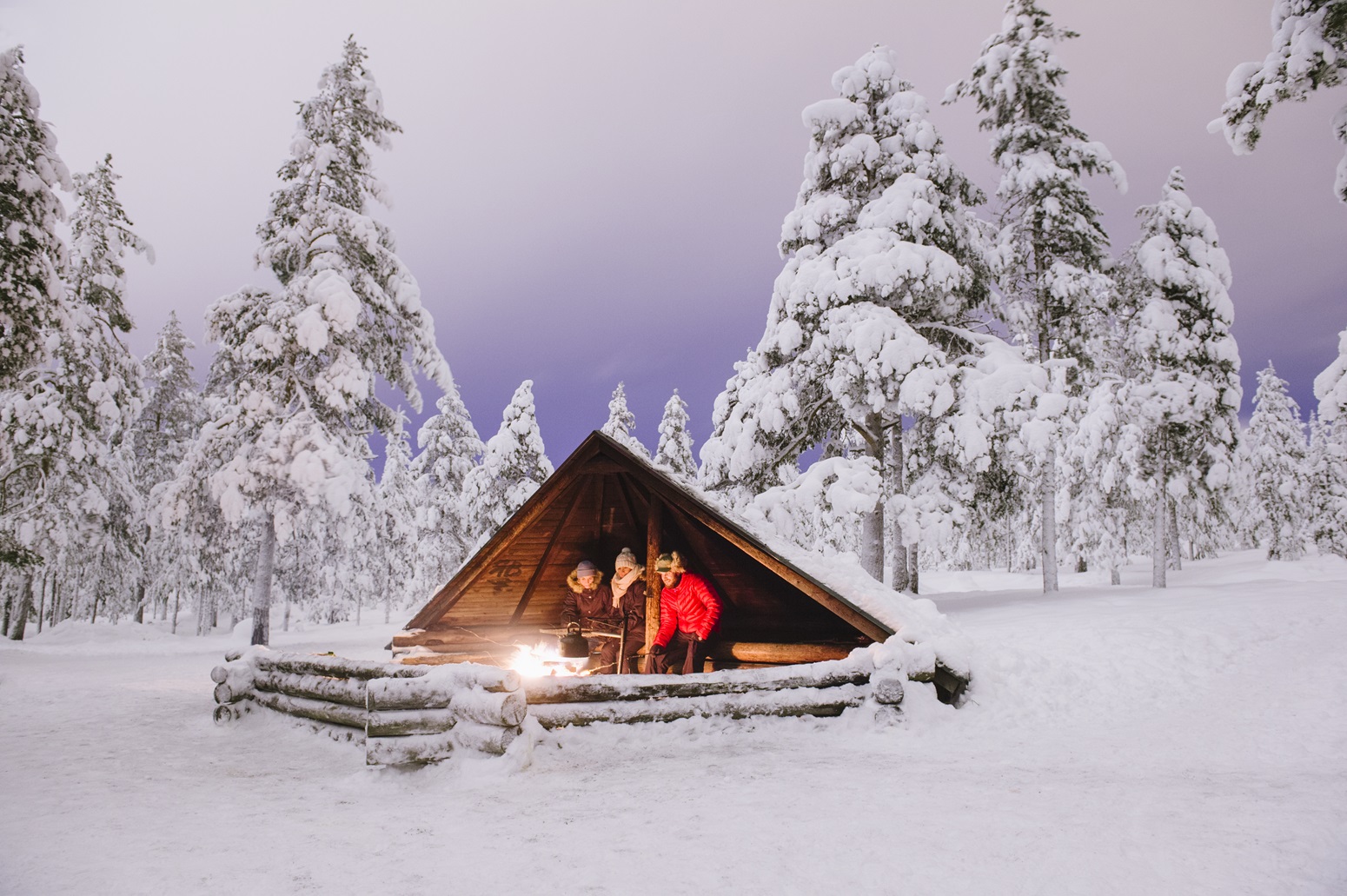 Cabañas nevadas en Laponia